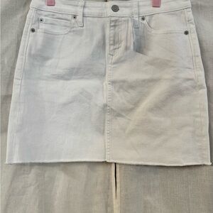 NWT Vineyard Vines white raw hem denim skirt sz 4